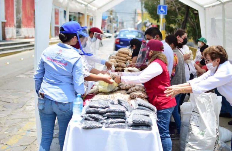 COLOCAN LA MESA DE LA CONFIANZA EN TECAMACHALCO