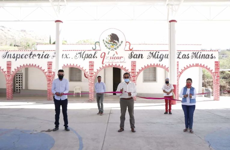 Inaugura un techado y plaza cívica el alcalde de Izúcar de Matamoros, Benjamín Hernández.