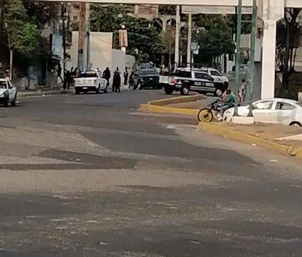 Un muerto: en enfrentamiento delincuentes contra policías en Acapulco.