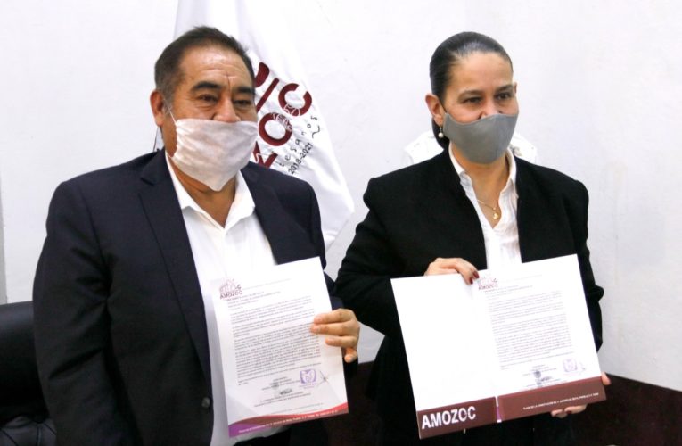Entrega edil de Amozoc; Mario de la Rosa, carta de intención a IMSS para próxima construcción de hospital.