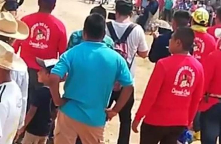 Sin ninguna medida sanitaria realizan festejo en la comunidad indígena de COCHOAPA.