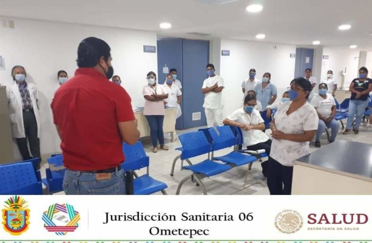 Personal del Centro de Salud de Ometepec fueron dotados con material de protección ante el COVID-19.