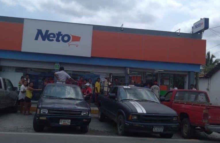 Cierran tienda de autoservicio por no acatar disposiciones federales, en San Marcos.