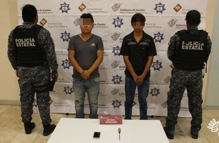 Vendían lo que robaban en redes sociales, fueron capturados en Amozoc.