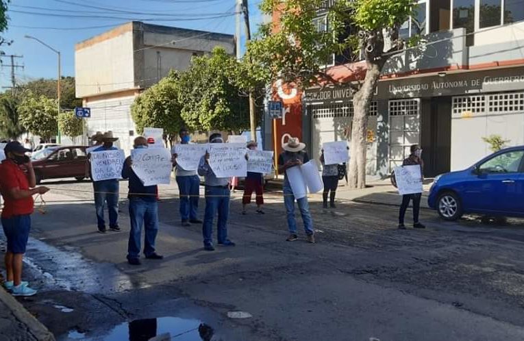 Bloqueo de colonos de la Cumbres II de Chilpancingo