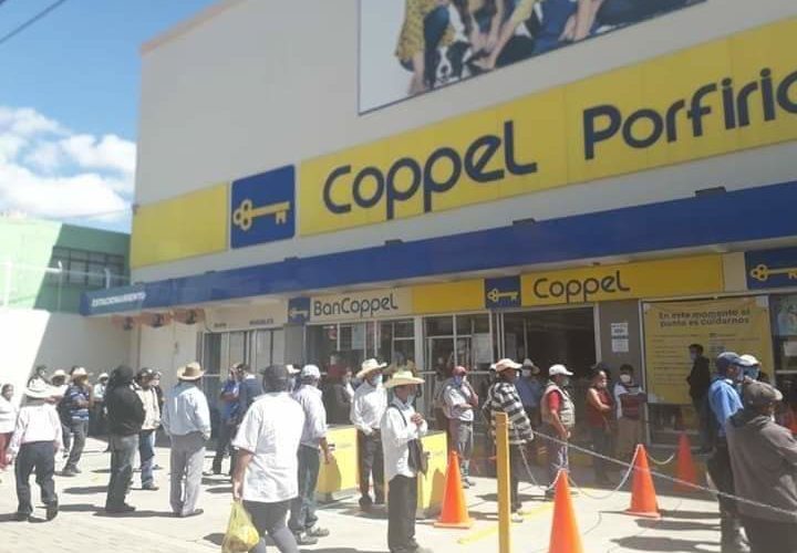 Municipio de Nochixtlan, Oaxaca, Clausuran tiendas de Coopel y Elektra.