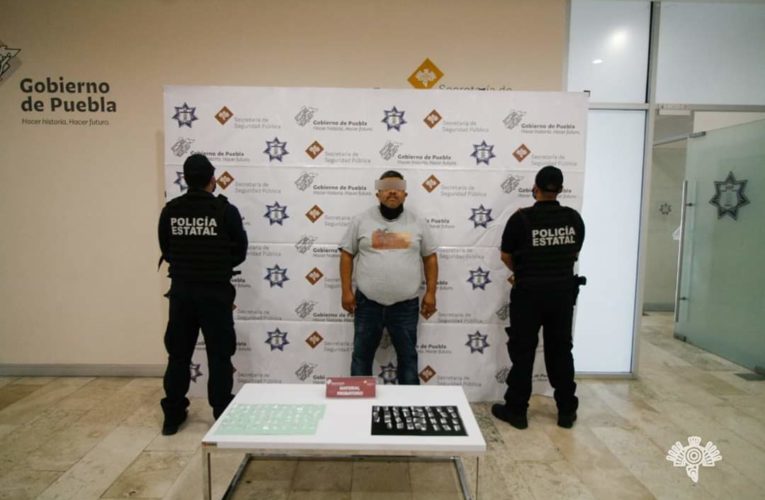 Capturan a presunto líder dedicada al narcomenudeo y robo de transporte.