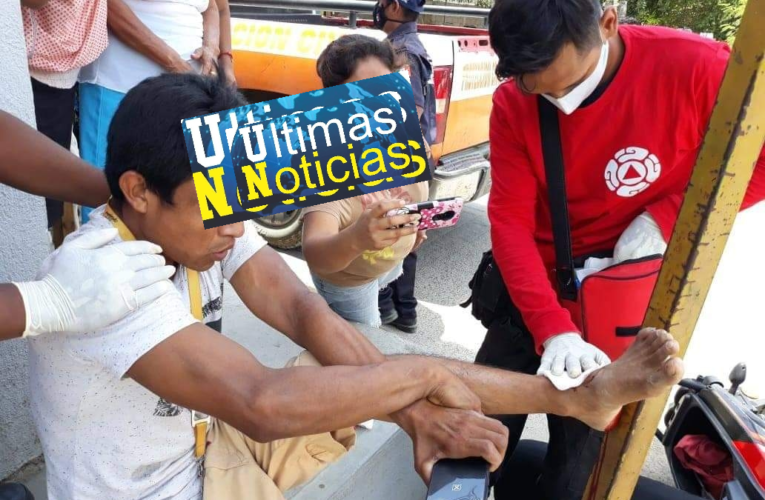 Taxista del sitio del mercado de Ometepec, atropelló a motociclista.