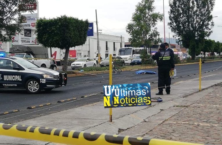 Motociclista de tránsito atropella y mata a un ciclista.