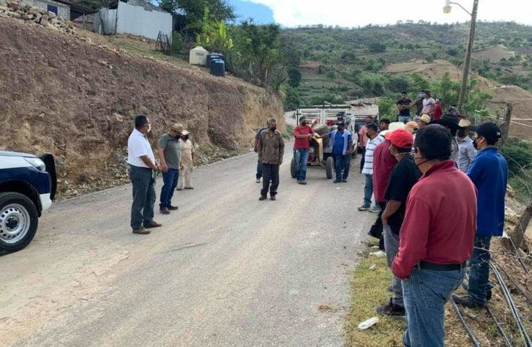 Inicia 2 obras importantes en el municipio de Xalpatláhuac el alcalde Rosendo Larios Rosas.