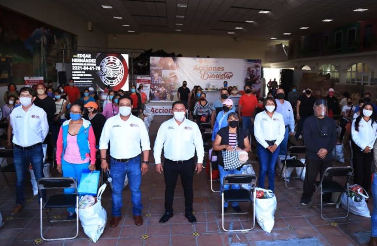 Continúa la entrega de despensas “valores a tu mesa” en San Andrés Cholula.