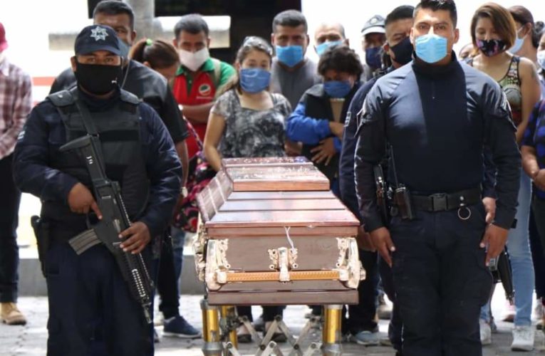 Gobierno de Tehuacán rinde homenaje a elemento de Seguridad Pública fallecido.