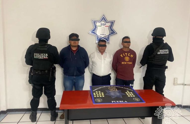 Capturan a tres presuntos narcomenudistas en “la otra maldita vecindad”.