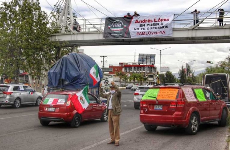 Cuarta caravana contra AMLO se manifiesta en #Puebla