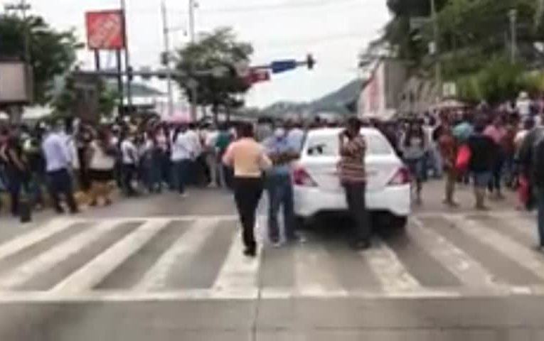 Después de negociaciones concluyen bloqueos y protestas de trabajadores del ayuntamiento en Acapulco.