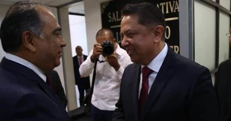 PABLO AMÍLCAR SANDOVAL, NO HUELE A PUEBLO….FUCHI…!!