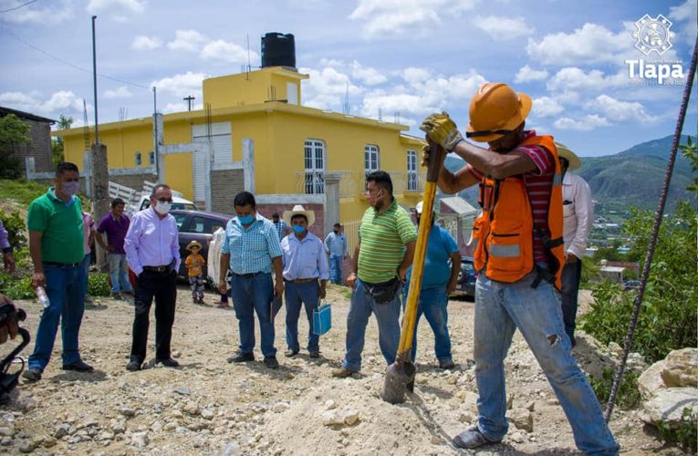 RECORRE Y SUPERVISA OBRAS EL ALCALDE DE TLAPA DIONISIO PICHARDO