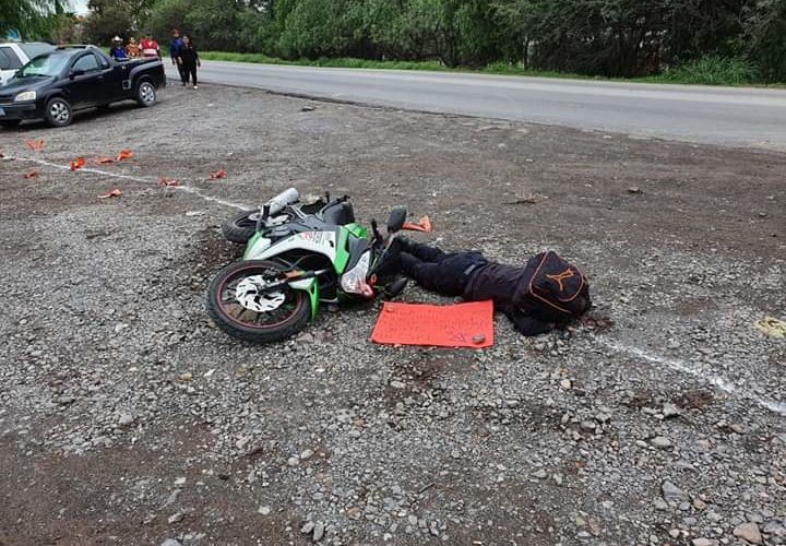 EJECUTAN A POLICÍA MUNICIPAL EN LA CARRETERA CELAYA-COMONFORT
