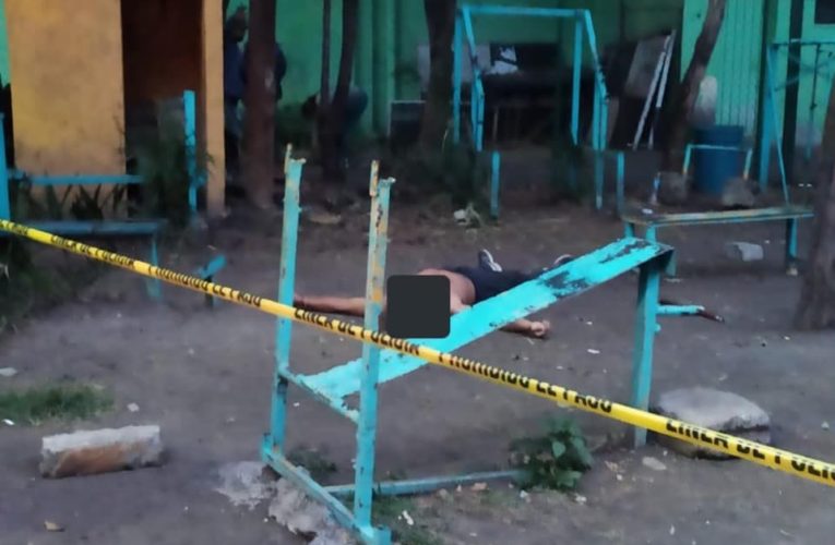 Ejecutan a un hombre en el interior del deportivo Venustiano Carranza.