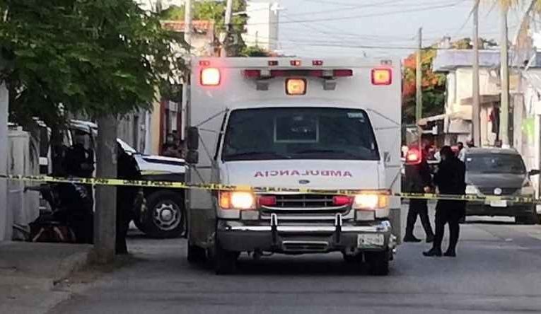 Tirotean a taxista en Cancún al parecer; ajuste de mafias.