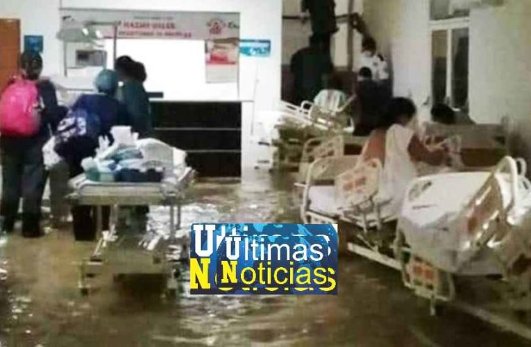 Mientras AMLO habla del avión, hospital en Reynosa con enfermos de COVID-19 sufre inundaciones.