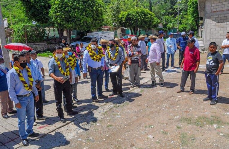 ARRANCA EL PRESIDENTE MUNICIPAL EFRÉN ROMERO, CONSTRUCCIÓN DE PLAZA PRINCIPAL.