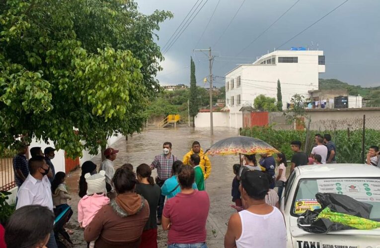 ENCABEZA EDIL DE TELOLOAPAN EFRÉN ROMERO, BRIGADAS DE ASISTENCIA Y APOYO POR AFECTACIONES DE LLUVIAS.