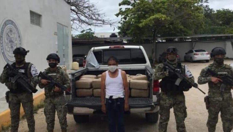 SEMAR ASEGURA 160 KILOS DE MARIHUANA Y DETIENE A 4 PERSONAS EN CHETUMAL.