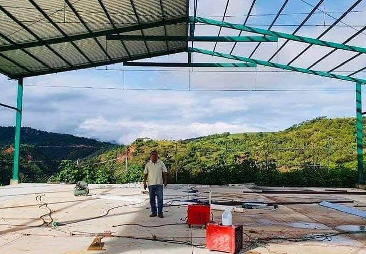 Avanza la construcción de la cancha techado de la escuela secundaria técnica: Rosendo Larios