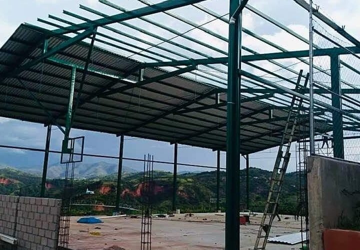 Avanza la construcción de la cancha techado de la escuela secundaria técnica: Rosendo Larios