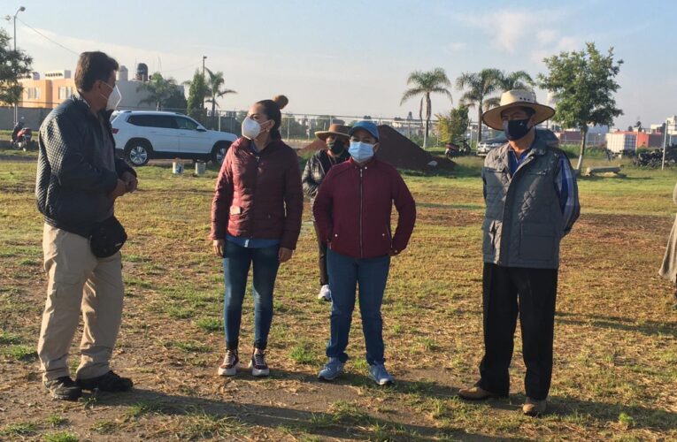 Acciones de reforestación realiza la alcaldesa de Cuautlancingo Lupita Daniel.