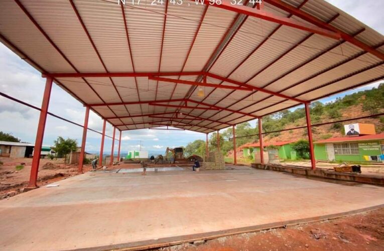 Seguimos trabajando por nuestros paisanos de Xalpatláhuac: Rosendo Larios.