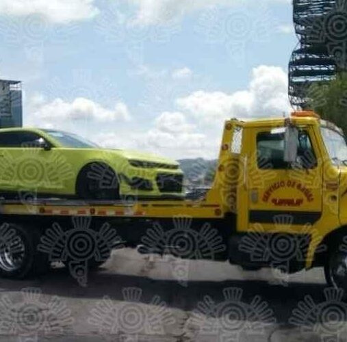 Detienen a vehículo de youtuber que presuntamente participó en carreras.