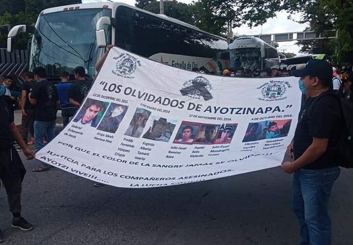 Llaman en redes sociales a no permitir la entrada a Iguala a normalistas de Ayotzinapa.