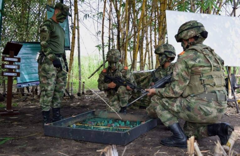 Ejército asumirá control de la seguridad en aeropuertos y carreteras.
