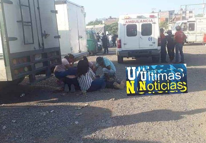 Asesinan aún viene, viene, en el tianguis de Iguala.