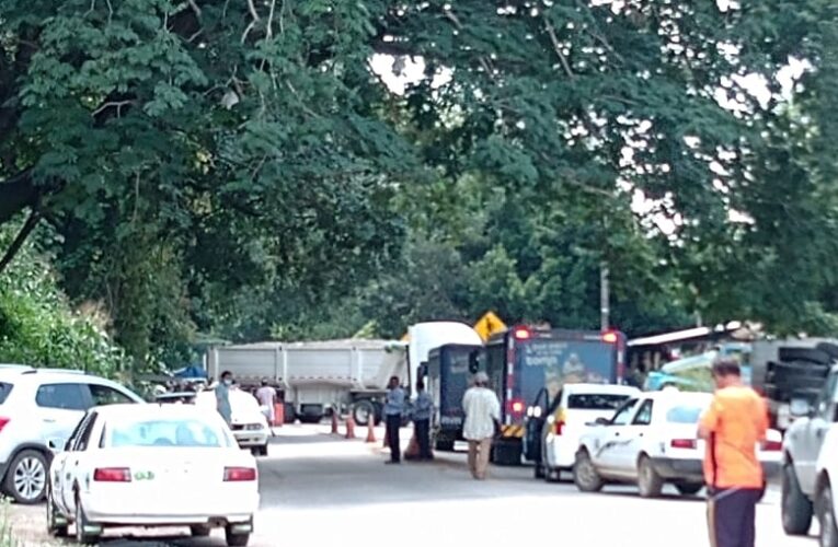 Bloquean la carretera federal méxico-acapulco policías comunitarios.