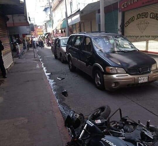 Balacera y persecución durante un asalto al centro joyero de Cuautla.
