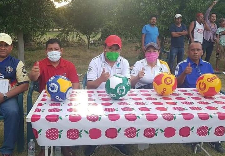 Gilberto Solano Arreaga Invitado Especial, en el Primer Torneo Relámpago – Femenil》.