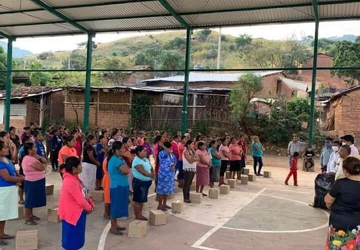 Una obra más para el municipio de Xalpatláhuac y apoyos de despensas en estos momentos difíciles: Larios Rosas.