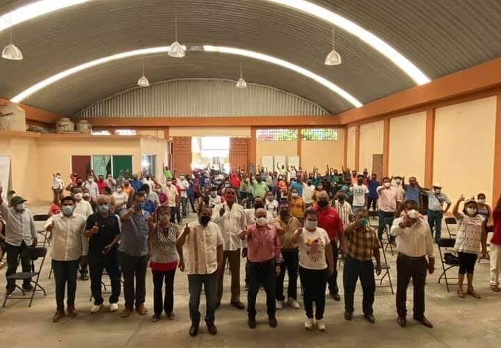 Reciben con entusiasmo en Tecoanapa al senador Manuel Añorve Baños.