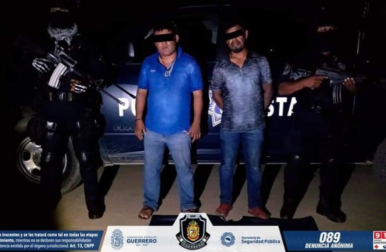 ASEGURA LA POLICÍA 2 TIPOS CON ARMA DE FUEGO Y PRESUNTA DROGA EN OMETEPEC.