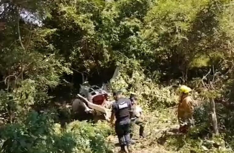 SE DESPLOMÓ AVIONETA EN PUERTO ESCONDIDO, OAX.