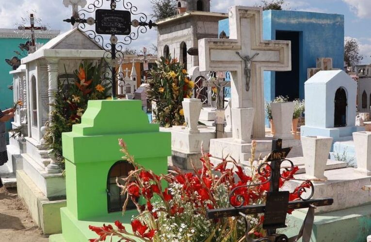 Sin importar el rebrote de coronavirus en Huejotzingo; la alcaldesa reabre los panteones.
