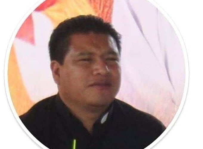 Sacerdote cobra 50 pesos por mencionar los nombres de los fieles difuntos.