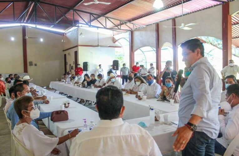 Recibe adhesión y simpatías el carismático Mario Moreno Arcos en la Costa grande.