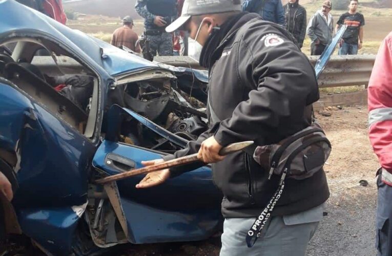 2 muertos en accidente automovilístico en Chignahuapan.