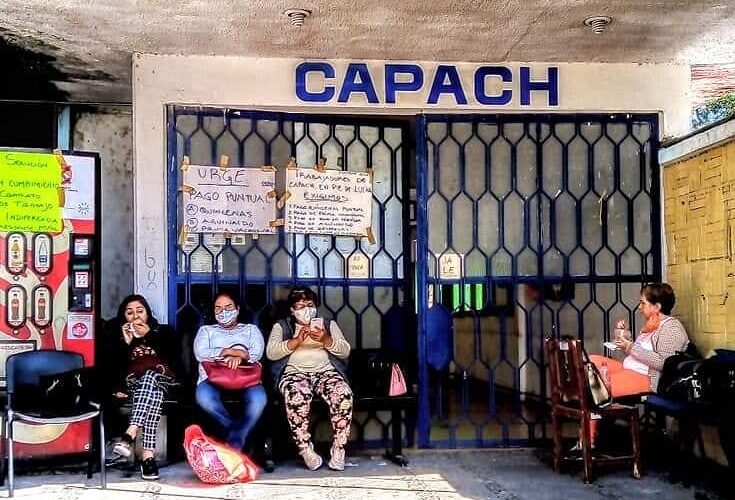 Toman trabajadores las oficinas de CAPACH ante la incapacidad del alcalde de Chilpancingo, Toño Gaspar.