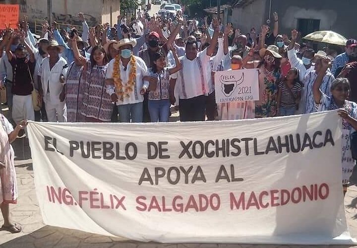 Arropan amuzgos a Félix Salgado Macedonio en Xochistlahuaca.