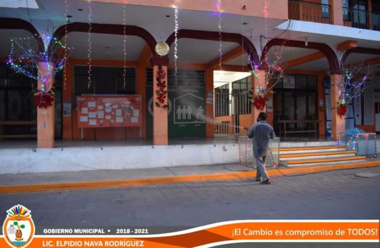 El Gobierno de Huamuxtitlán que encabeza el edil elpidio Nava Rodríguez; sanitiza las oficinas del ayuntamiento.